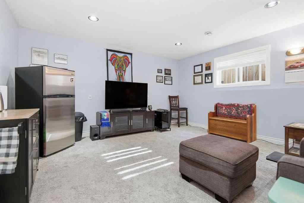 MLS® A2265586 - 184 Jenner Crescent  in Johnstone Crossing Red Deer, Residential