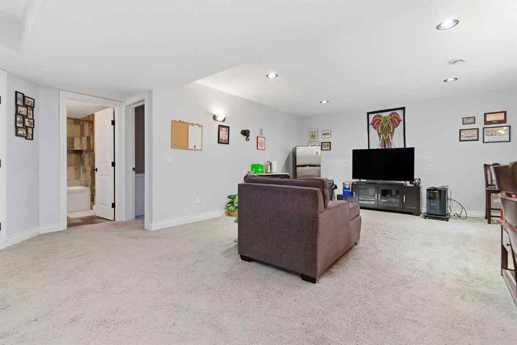 MLS® A2265586 - 184 Jenner Crescent  in Johnstone Crossing Red Deer, Residential