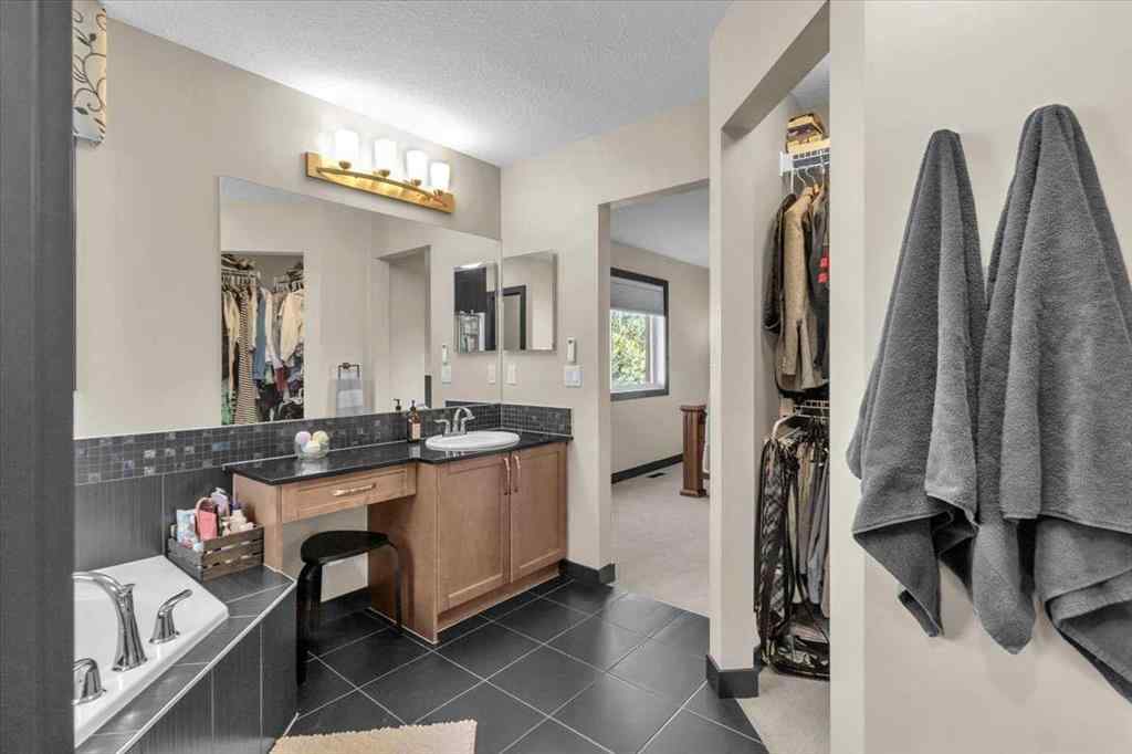MLS® A2265592 - 58 Valley Pointe Way NW in Valley Ridge Calgary, Residential