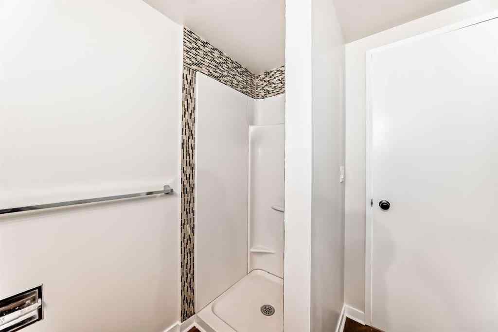 MLS® A2265596 - 6525 58 Street NW in Dalhousie Calgary, Residential