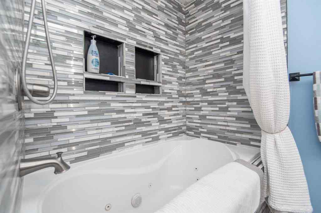 MLS® A2265599 - 22 Woodbine Avenue  in Harvest Meadows Blackfalds, Residential