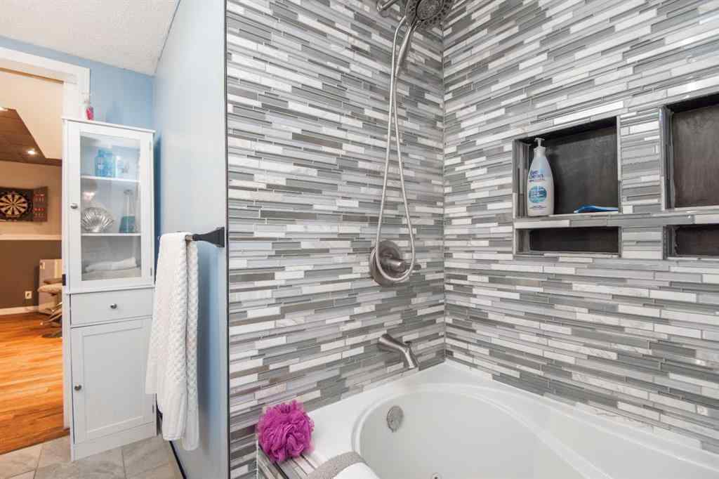 MLS® A2265599 - 22 Woodbine Avenue  in Harvest Meadows Blackfalds, Residential