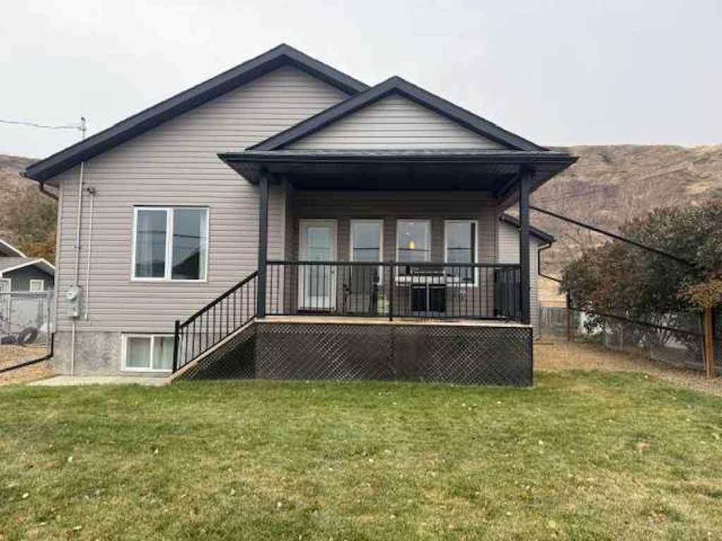 MLS® A2265600 - 656 Hunter Drive  in Nacmine Drumheller, Residential