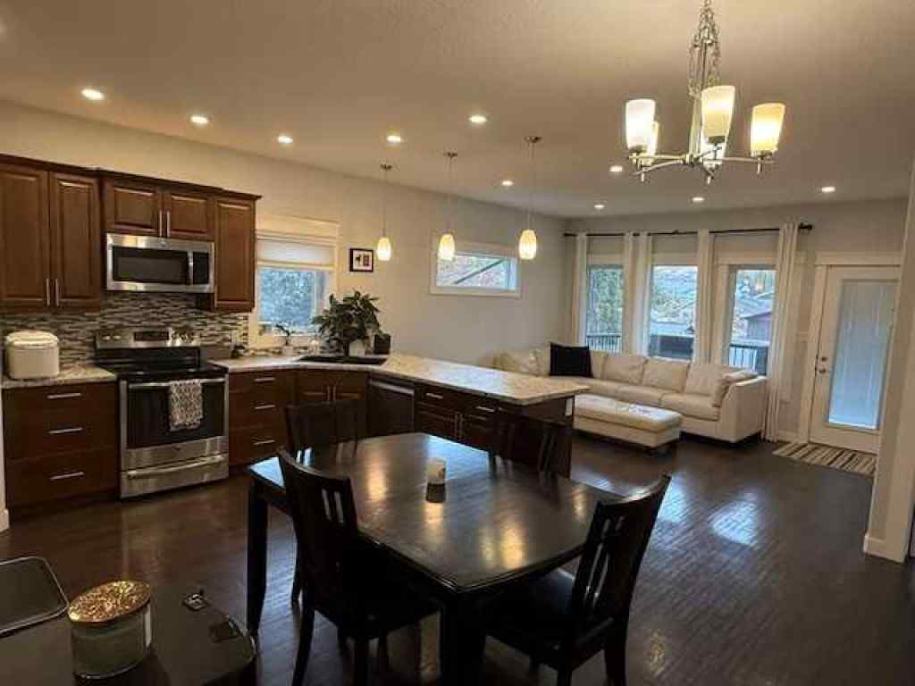 MLS® A2265600 - 656 Hunter Drive  in Nacmine Drumheller, Residential