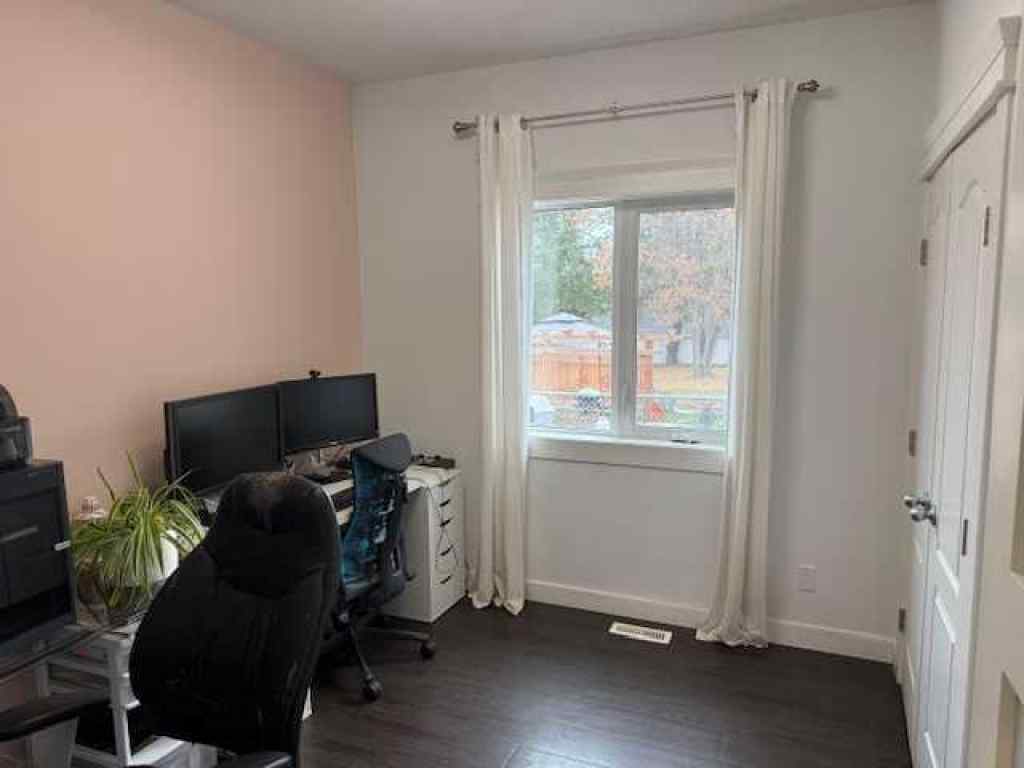 MLS® A2265600 - 656 Hunter Drive  in Nacmine Drumheller, Residential