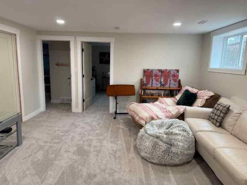 MLS® A2265600 - 656 Hunter Drive  in Nacmine Drumheller, Residential