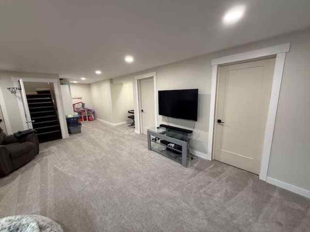 MLS® A2265600 - 656 Hunter Drive  in Nacmine Drumheller, Residential