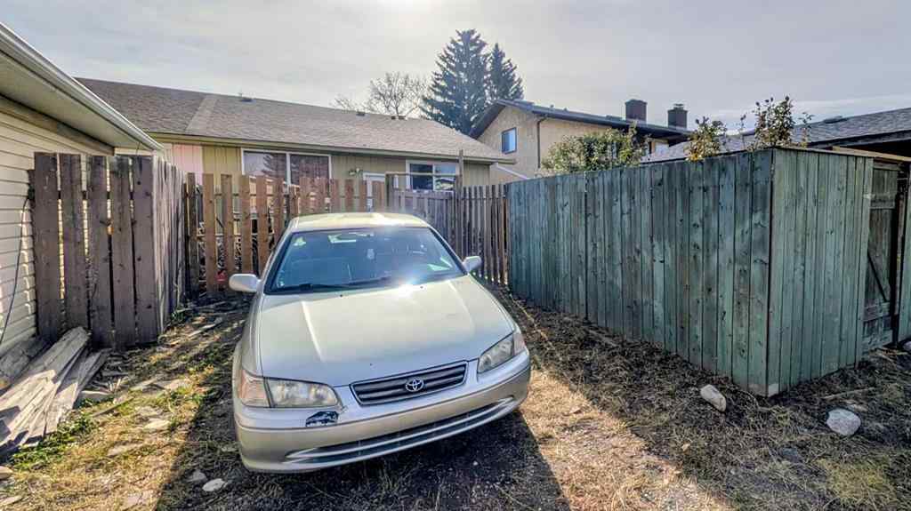 MLS® A2265611 - 430 Pinehill Road NE in Pineridge Calgary, Residential