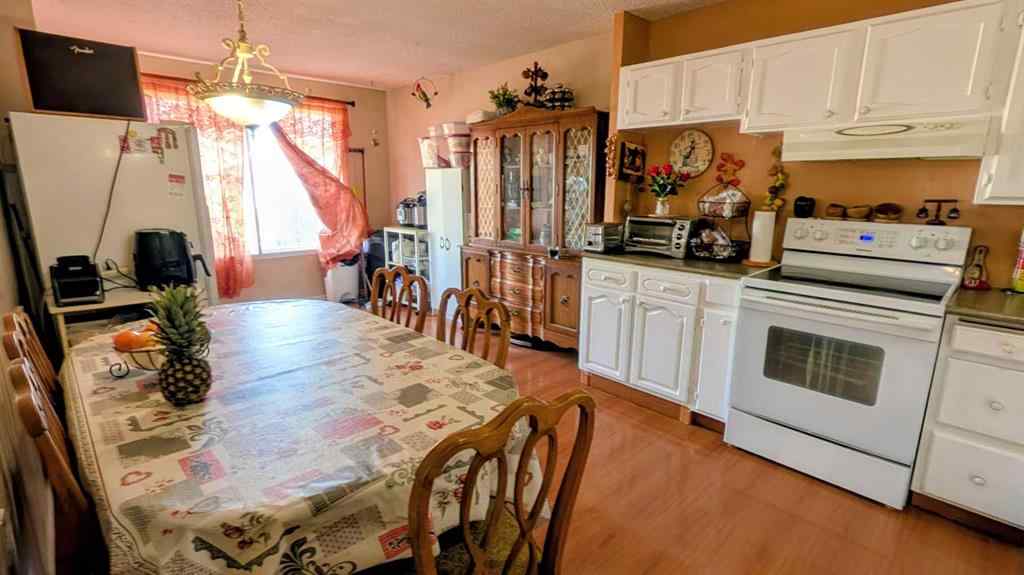 MLS® A2265611 - 430 Pinehill Road NE in Pineridge Calgary, Residential