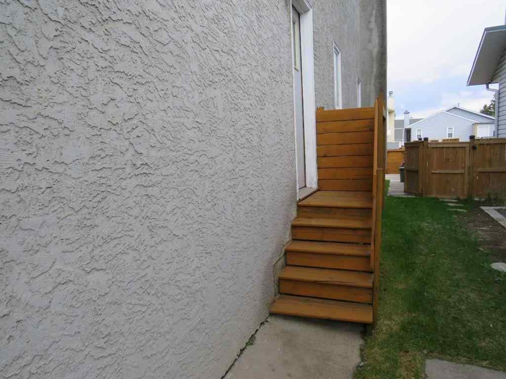 MLS® A2265616 - 63 La Valencia Gardens NE in Monterey Park Calgary, Residential