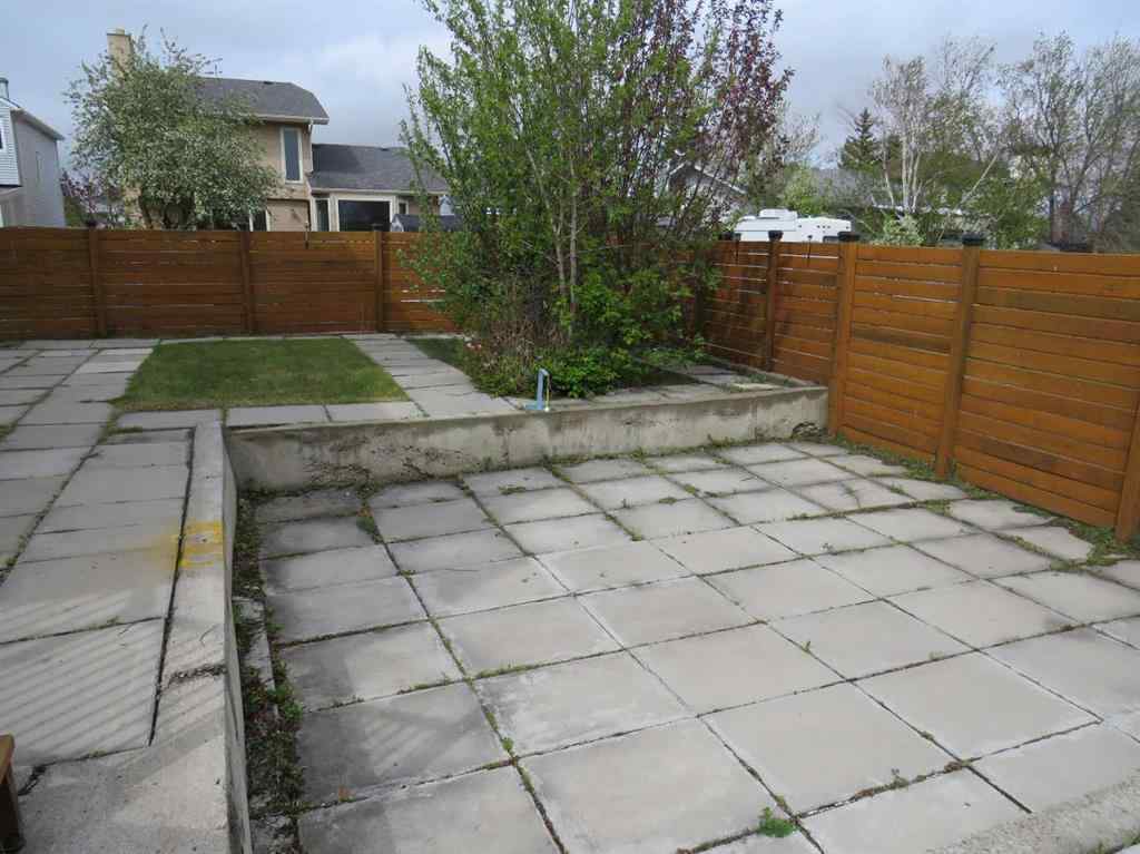 MLS® A2265616 - 63 La Valencia Gardens NE in Monterey Park Calgary, Residential