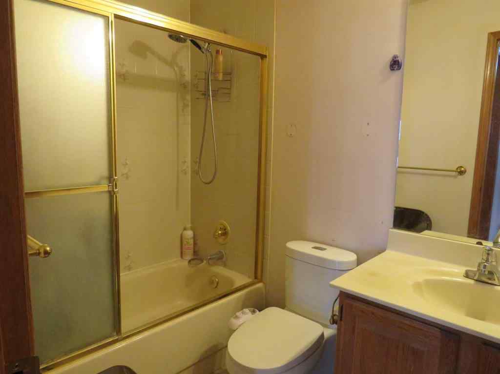 MLS® A2265616 - 63 La Valencia Gardens NE in Monterey Park Calgary, Residential