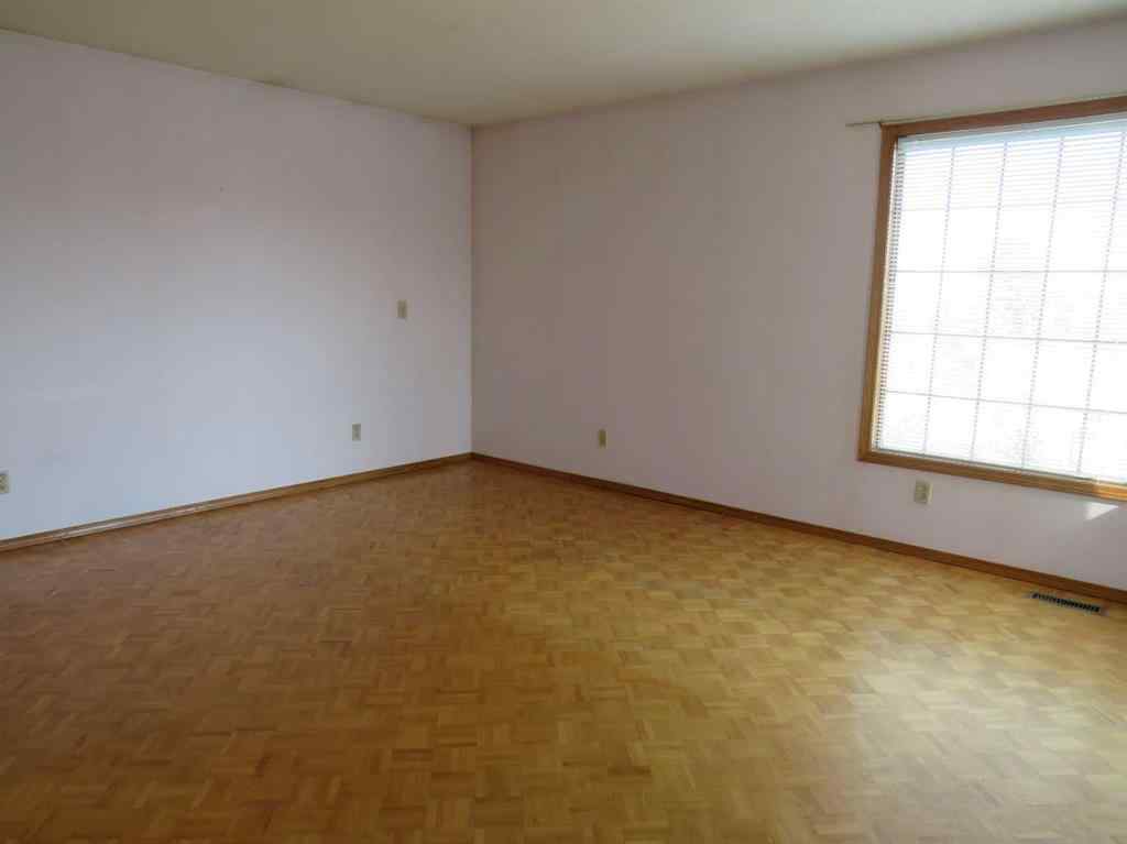 MLS® A2265616 - 63 La Valencia Gardens NE in Monterey Park Calgary, Residential