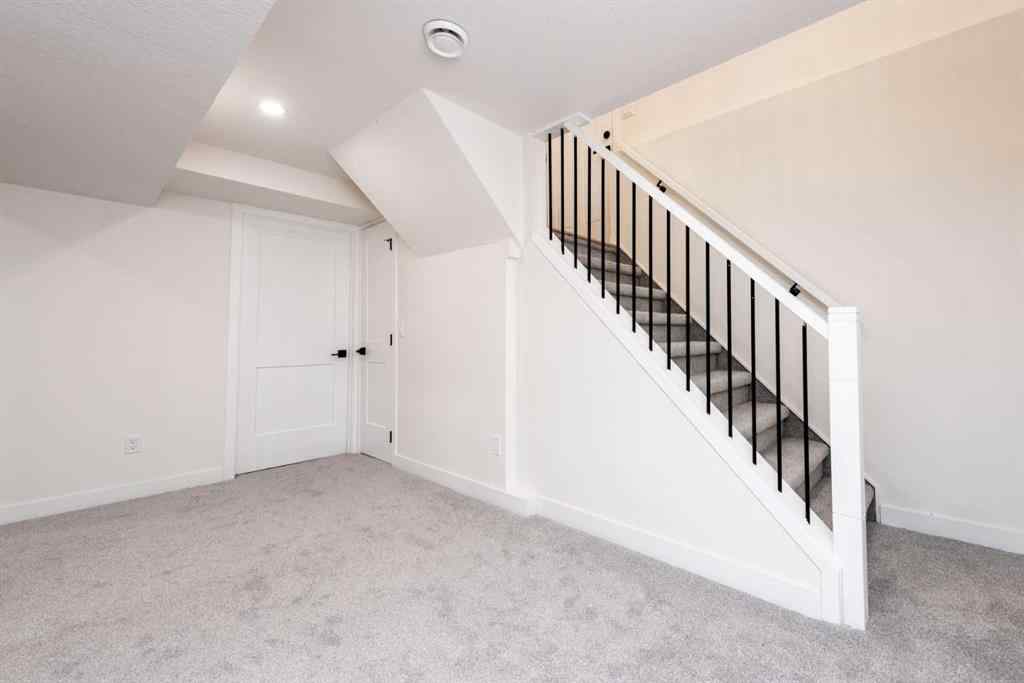 MLS® A2265620 - 152 Southampthon Drive SW in Southwood Calgary, Residential