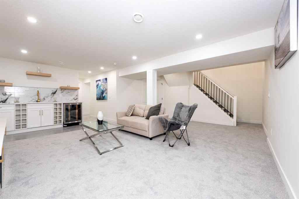 MLS® A2265620 - 152 Southampthon Drive SW in Southwood Calgary, Residential