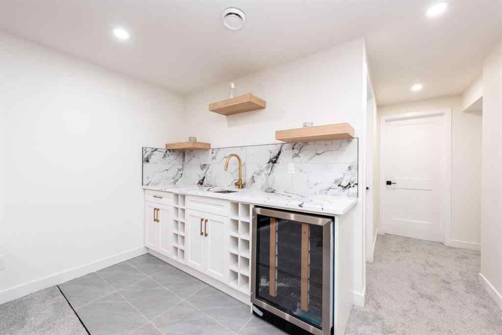 MLS® A2265620 - 152 Southampthon Drive SW in Southwood Calgary, Residential