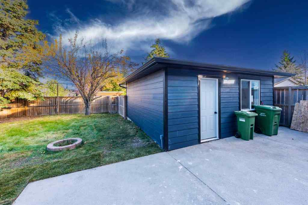 MLS® A2265620 - 152 Southampthon Drive SW in Southwood Calgary, Residential