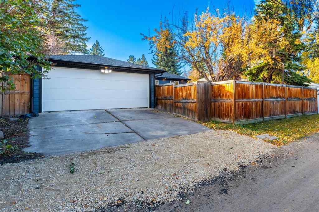 MLS® A2265620 - 152 Southampthon Drive SW in Southwood Calgary, Residential