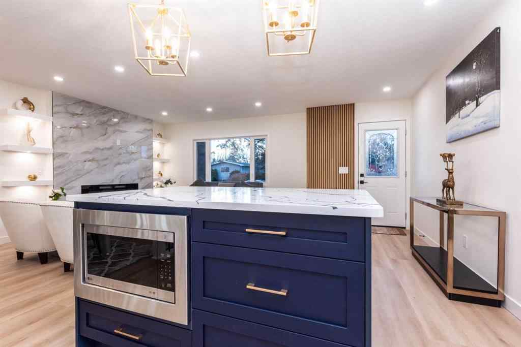 MLS® A2265620 - 152 Southampthon Drive SW in Southwood Calgary, Residential