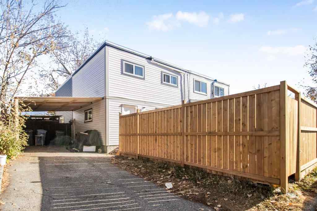 MLS® A2265636 - 7 Doverdale Mews SE in Dover Calgary, Residential
