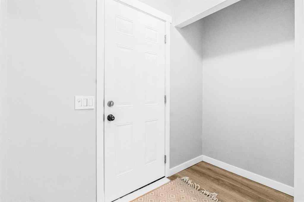 MLS® A2265636 - 7 Doverdale Mews SE in Dover Calgary, Residential