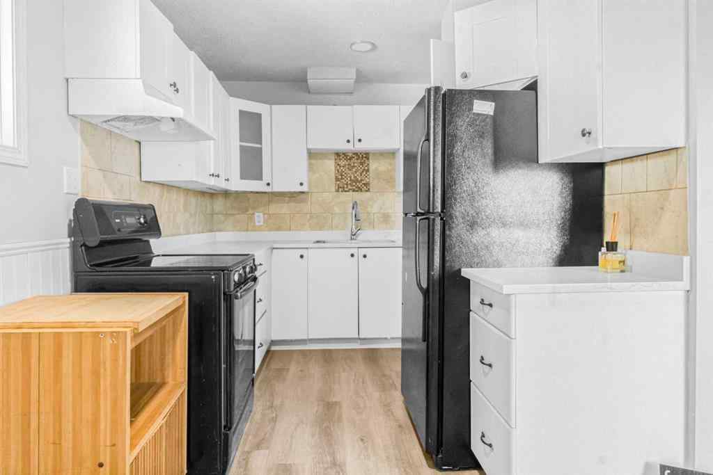 MLS® A2265636 - 7 Doverdale Mews SE in Dover Calgary, Residential