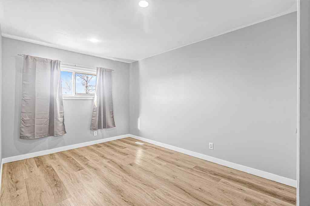 MLS® A2265636 - 7 Doverdale Mews SE in Dover Calgary, Residential