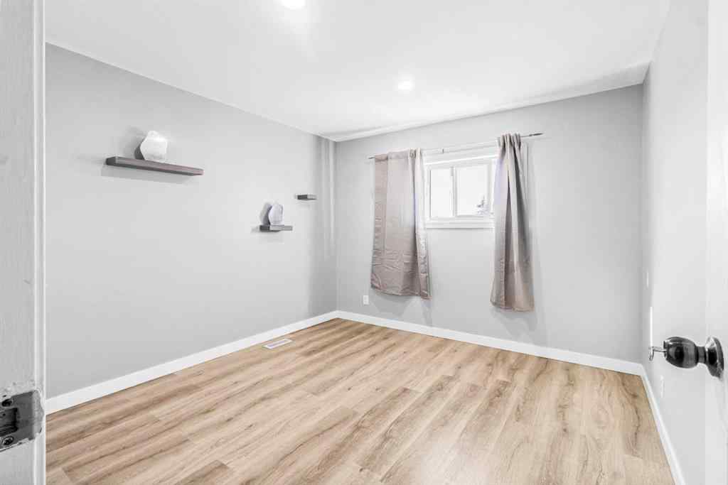 MLS® A2265636 - 7 Doverdale Mews SE in Dover Calgary, Residential