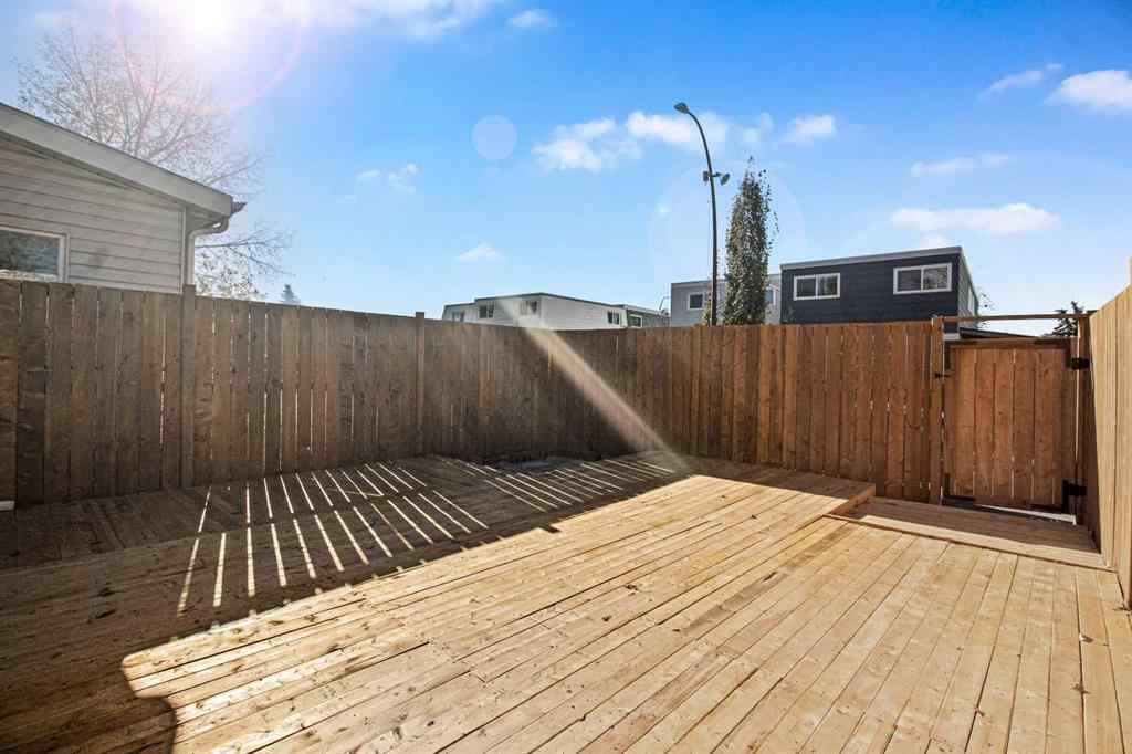 MLS® A2265636 - 7 Doverdale Mews SE in Dover Calgary, Residential