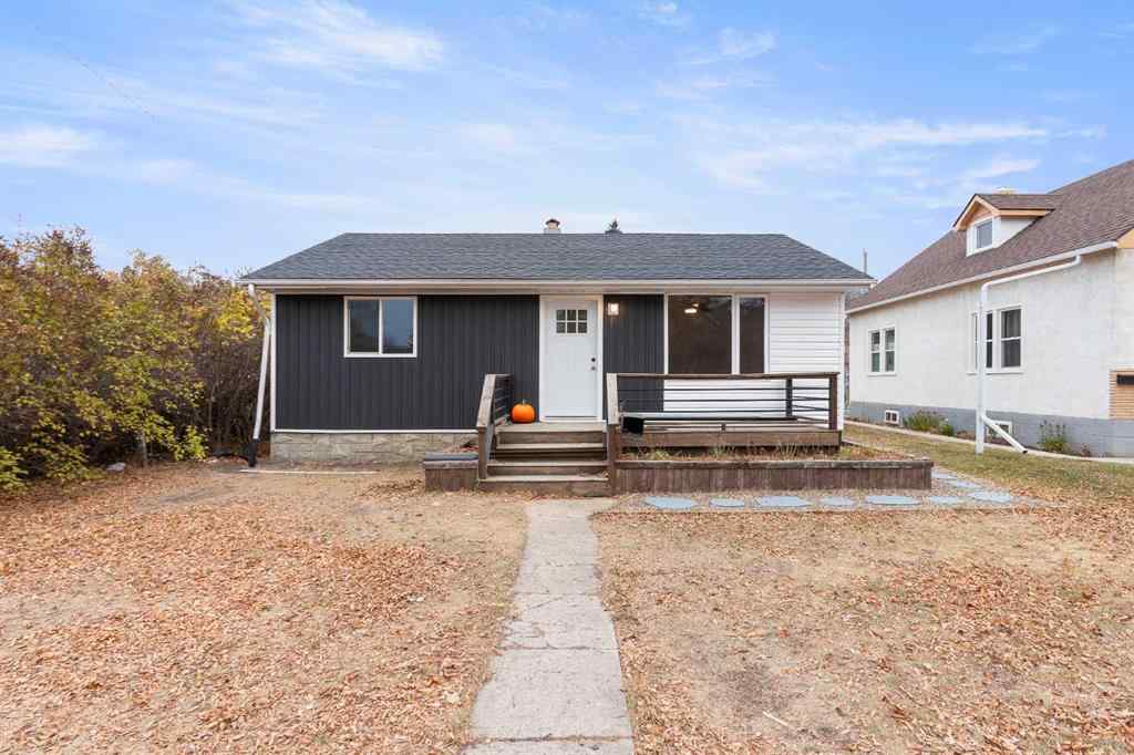 MLS® A2265641 - 5301 47 Street  in West Lloydminster Lloydminster, Residential