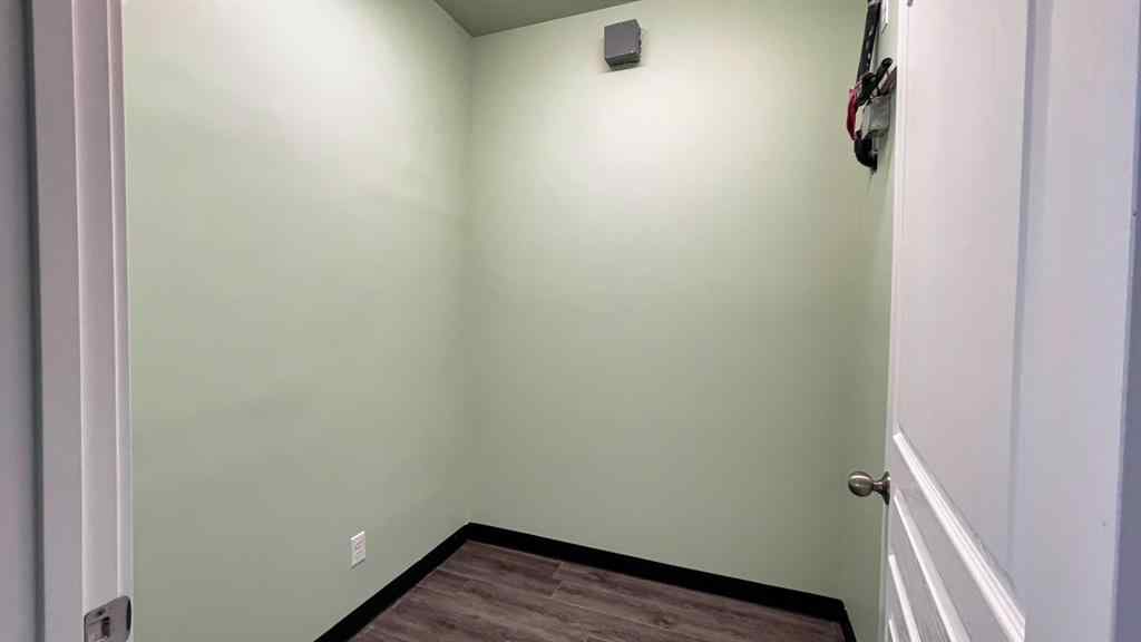 MLS® A2265646 - Unit #105 251 Spruce Street  in Piper Creek Business Park Rural Red Deer County, Commercial