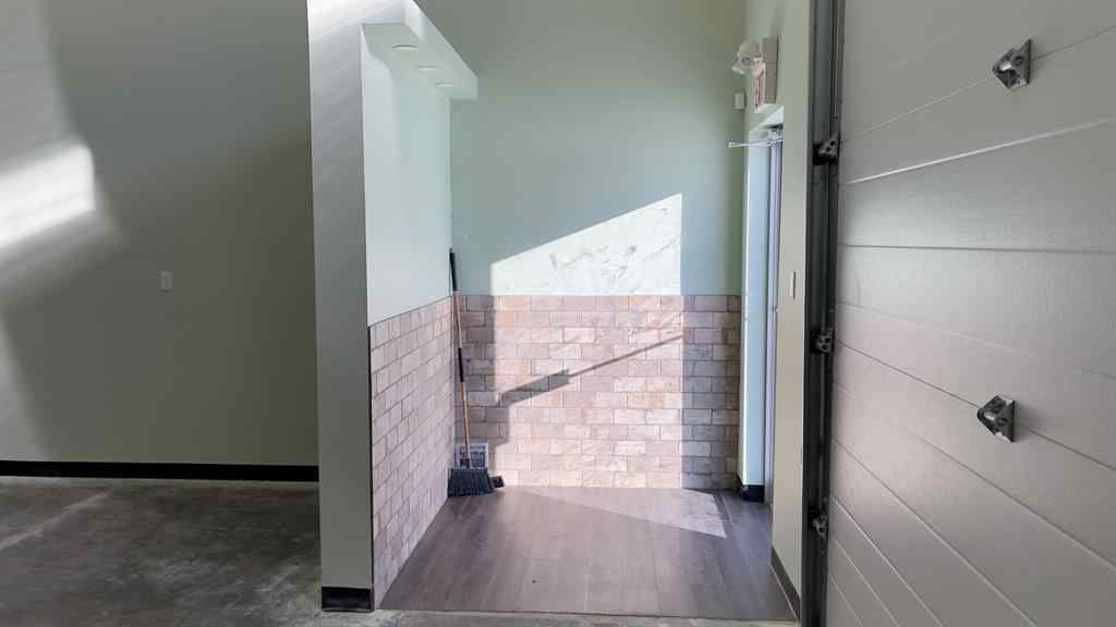 MLS® A2265646 - Unit #105 251 Spruce Street  in Piper Creek Business Park Rural Red Deer County, Commercial