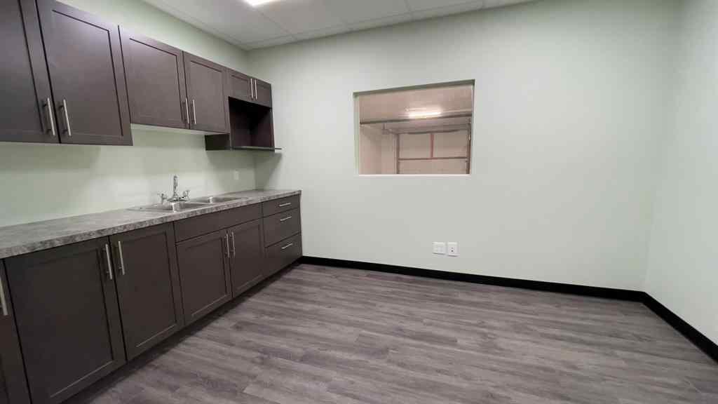 MLS® A2265646 - Unit #105 251 Spruce Street  in Piper Creek Business Park Rural Red Deer County, Commercial