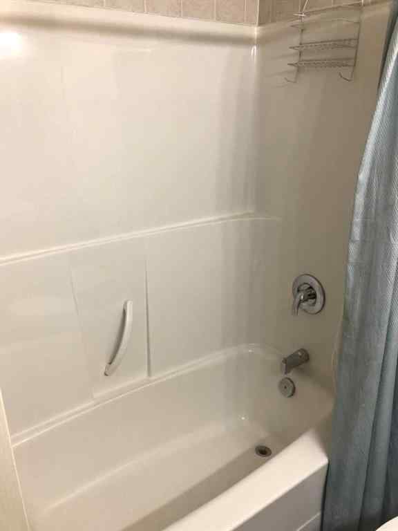 MLS® A2265647 - 7017 Deer Street  in College Heights Lacombe, Residential