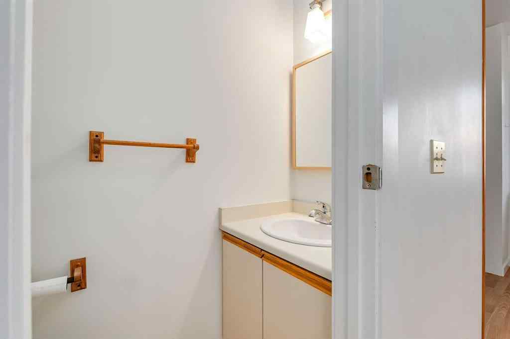 MLS® A2265651 - 76 Woodstock Road SW in Woodlands Calgary, Residential