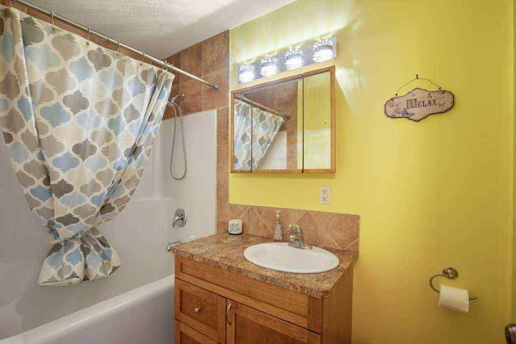 MLS® A2265667 - 431 Carriage Lane Crossing  in NONE Carstairs, Residential