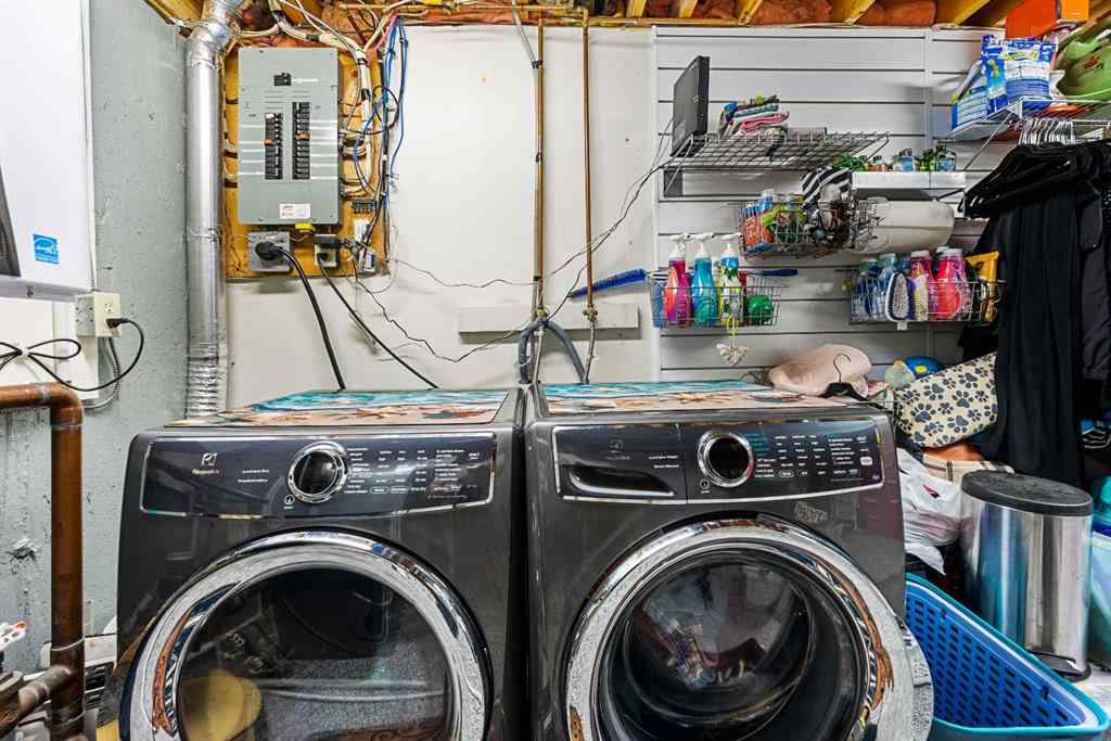 MLS® A2265670 - 151 Woodglen Grove SW in Woodbine Calgary, Residential