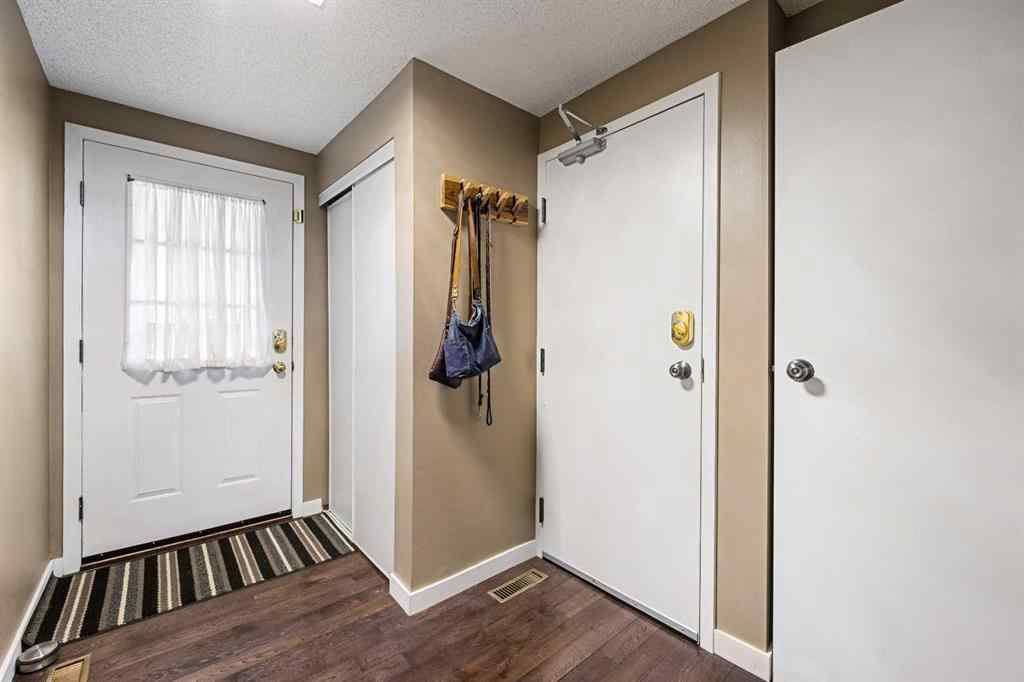 MLS® A2265670 - 151 Woodglen Grove SW in Woodbine Calgary, Residential