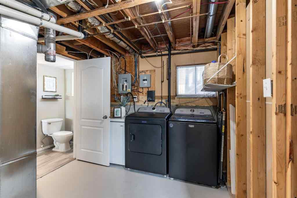 MLS® A2265672 - 516 Sissons Crescent SE in SE Southridge Medicine Hat, Residential