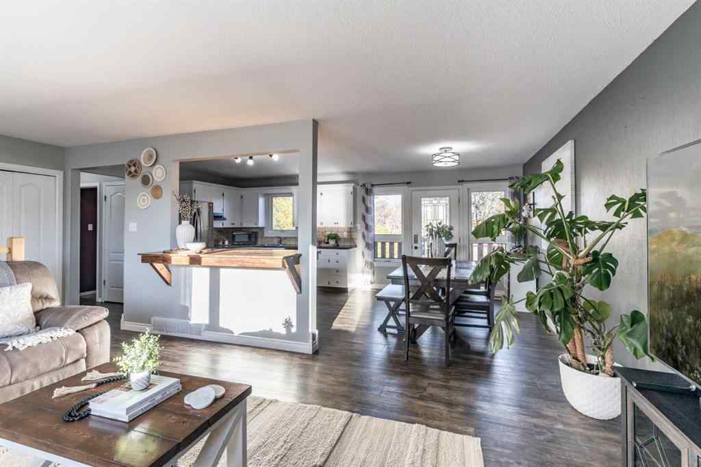 MLS® A2265672 - 516 Sissons Crescent SE in SE Southridge Medicine Hat, Residential