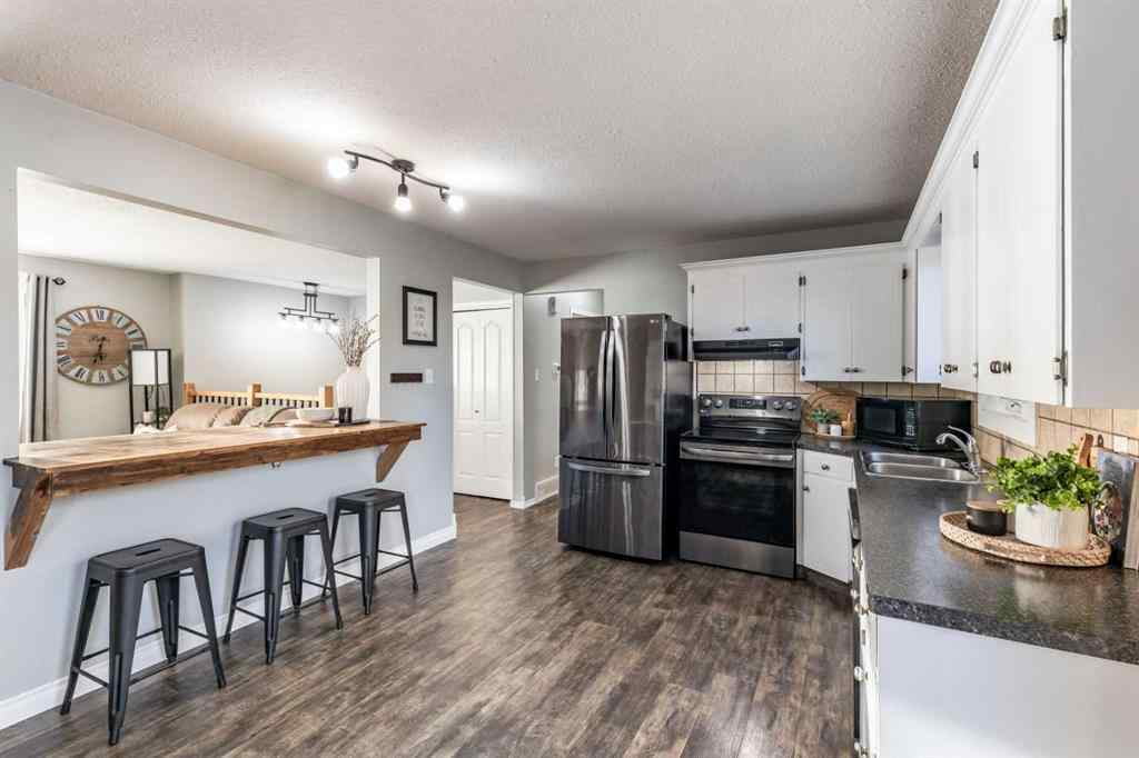 MLS® A2265672 - 516 Sissons Crescent SE in SE Southridge Medicine Hat, Residential