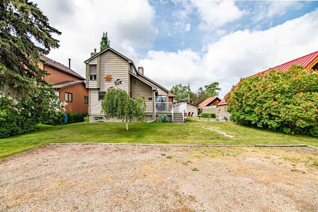 MLS® A2265675 - 5014 43 Street  in Cottage Area Sylvan Lake, Residential