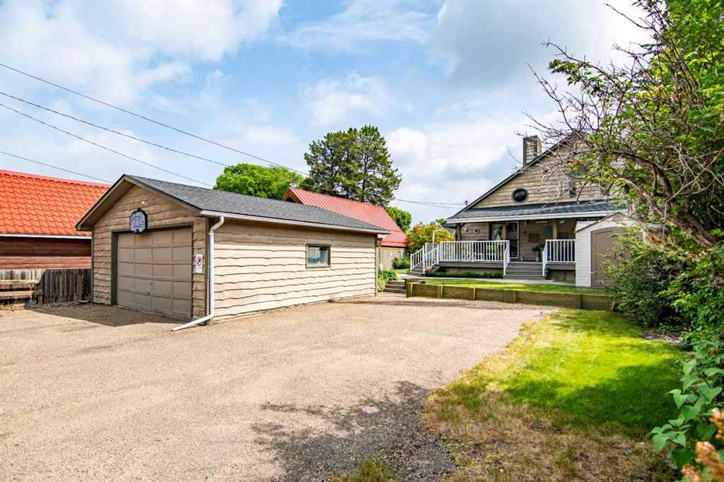 MLS® A2265675 - 5014 43 Street  in Cottage Area Sylvan Lake, Residential