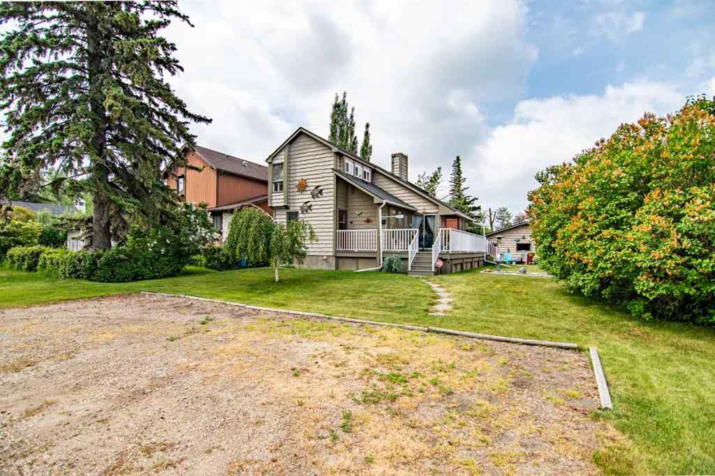 MLS® A2265675 - 5014 43 Street  in Cottage Area Sylvan Lake, Residential
