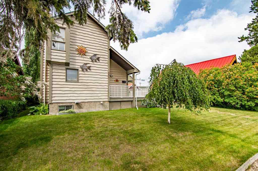 MLS® A2265675 - 5014 43 Street  in Cottage Area Sylvan Lake, Residential