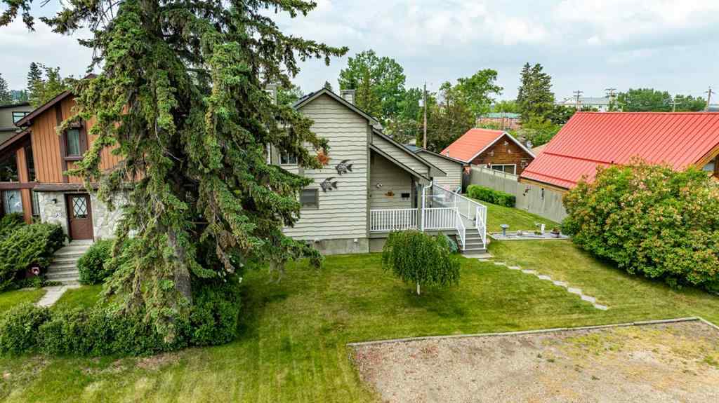 MLS® A2265675 - 5014 43 Street  in Cottage Area Sylvan Lake, Residential