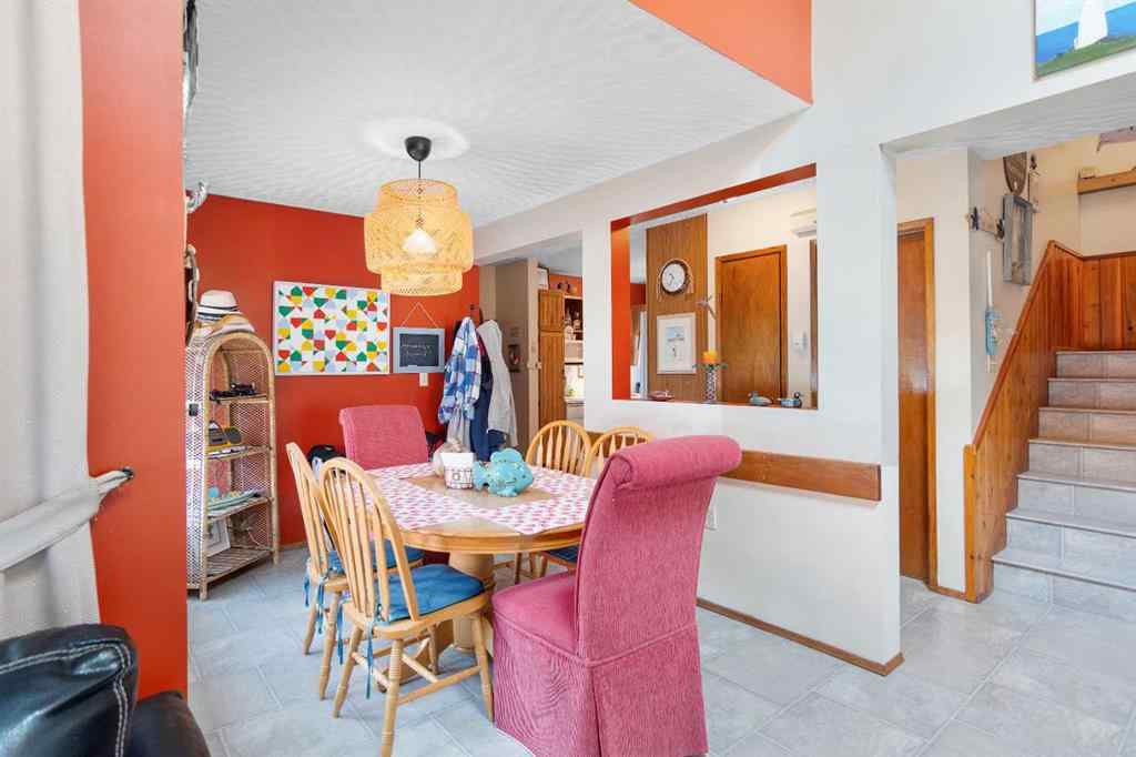 MLS® A2265675 - 5014 43 Street  in Cottage Area Sylvan Lake, Residential