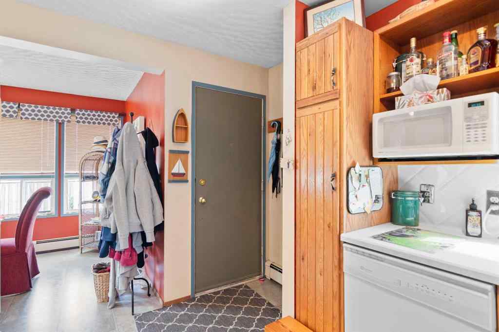 MLS® A2265675 - 5014 43 Street  in Cottage Area Sylvan Lake, Residential