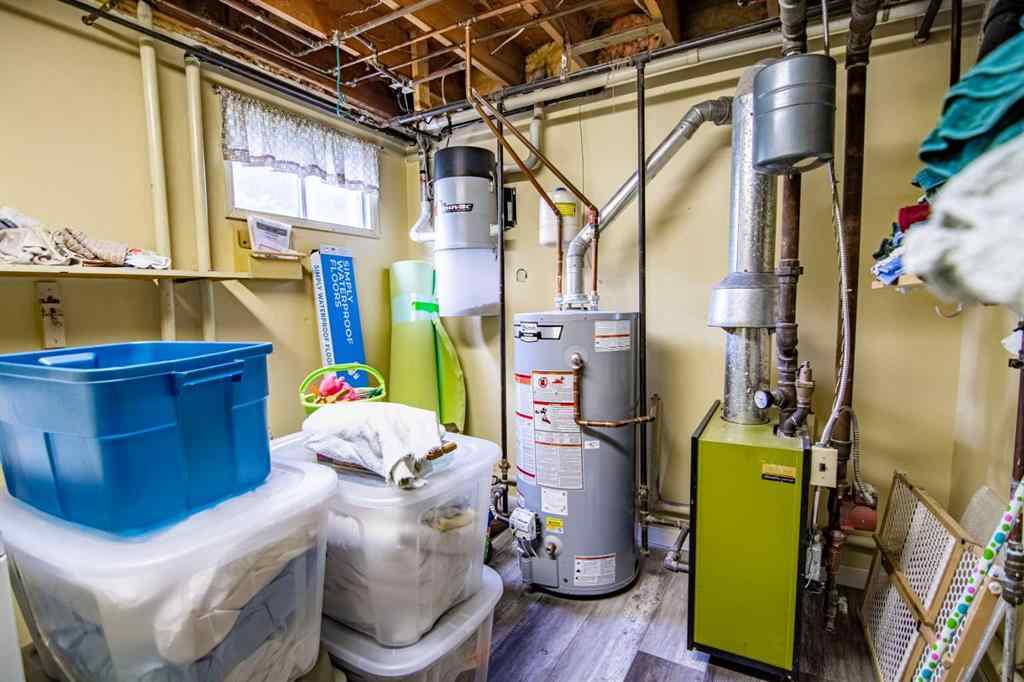 MLS® A2265675 - 5014 43 Street  in Cottage Area Sylvan Lake, Residential