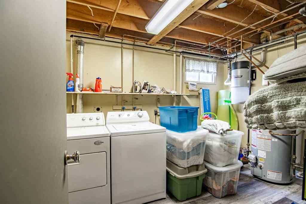 MLS® A2265675 - 5014 43 Street  in Cottage Area Sylvan Lake, Residential